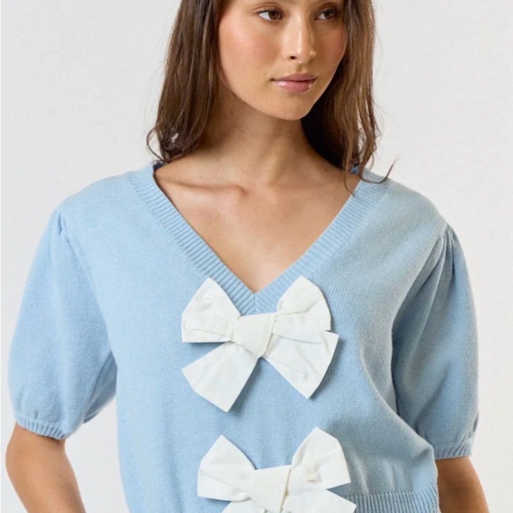 Lalavon - Bow Front V-NECK Puff Sleeve Top - Sky Blue Size M